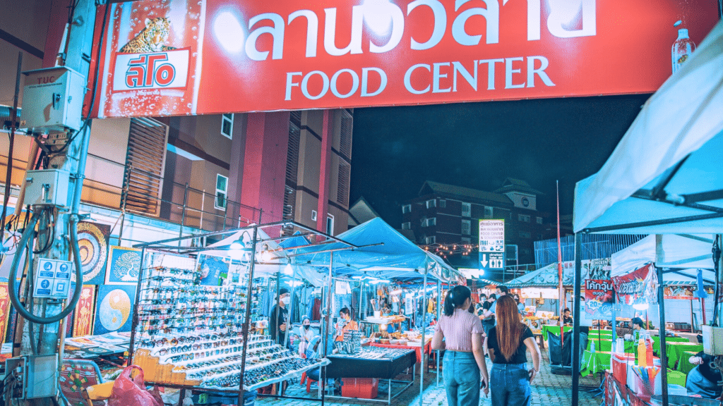 ถนนคนเดินวัวลาย บรรยากาศ
