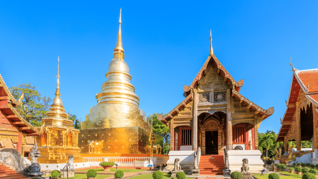 วัดพระสิงห์วรมหาวิหาร ช่วงกลางวัน