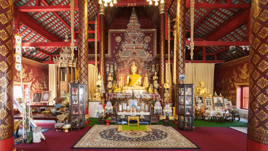 วัดเชียงมั่น ภายในวิหาร